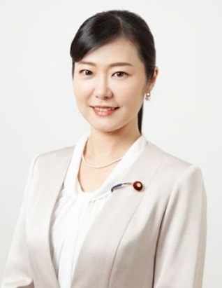 宮崎謙介の元嫁は衆議院議員の加藤鮎子